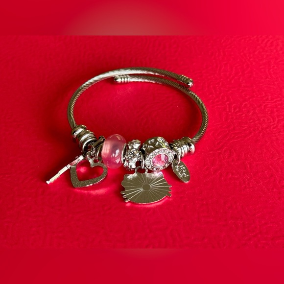 Hello Kitty Bracelet - Adjustable - Picture 4 of 5